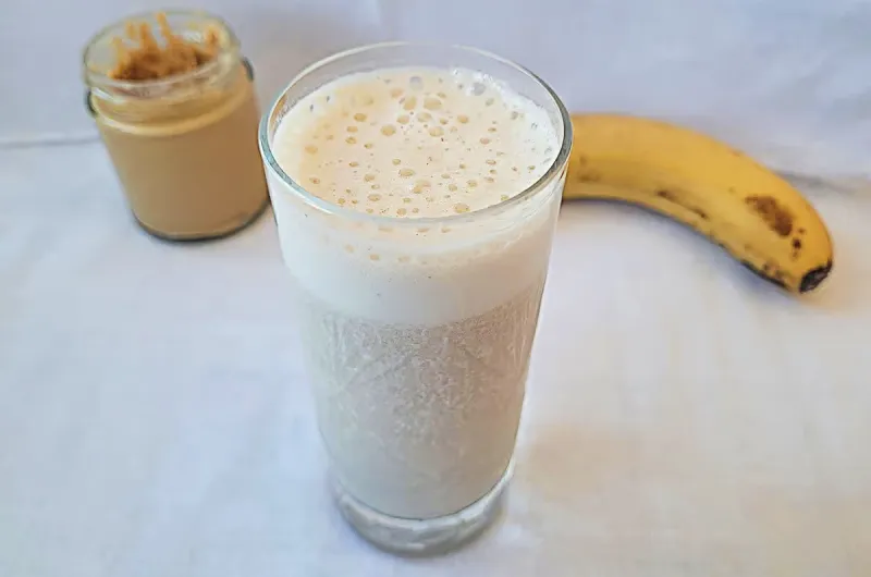 Banana Smoothie with Paçoca