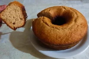 A banana and cinnamon cake