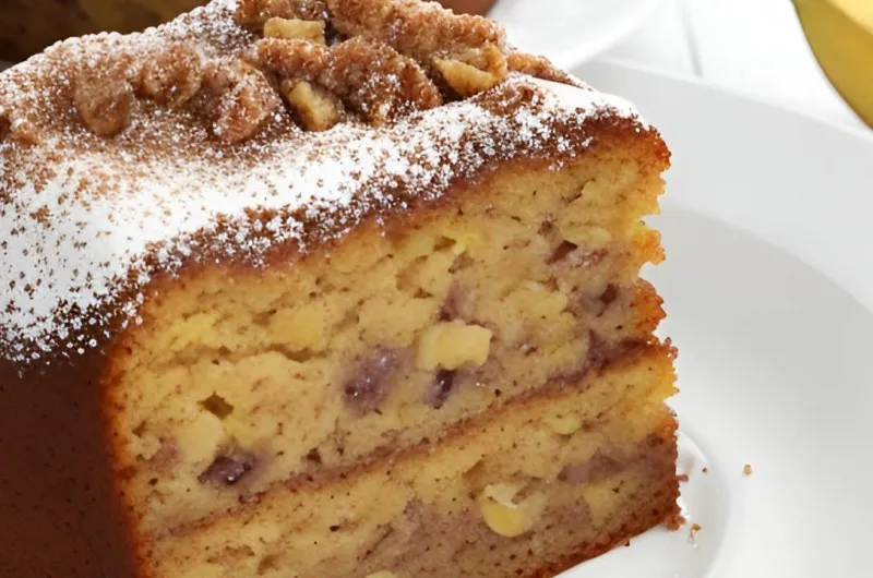 A banana and cinnamon cake