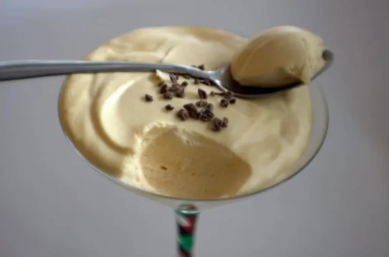 Creamy Ice Cream Dessert with 2 Ingredients