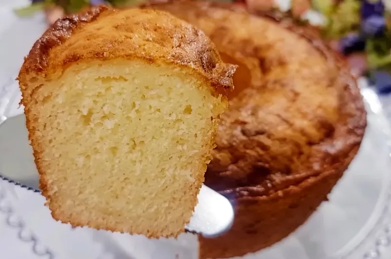 Lactose-free and Gluten-free Coconut Cake