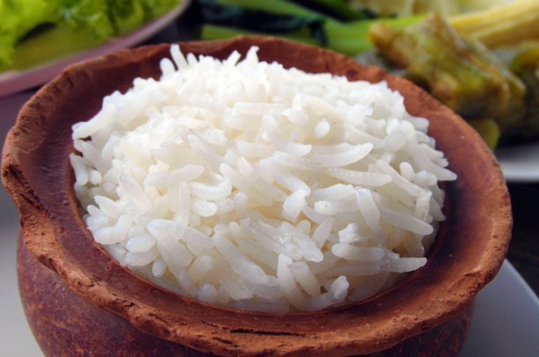 How to Make Fluffy White Rice