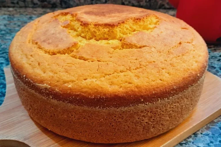 Cornmeal Cake with Cream