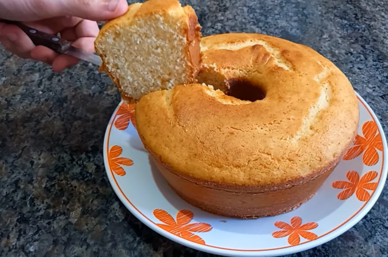 Simple and Fluffy Cake