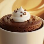 Gâteau au chocolat dans une tasse